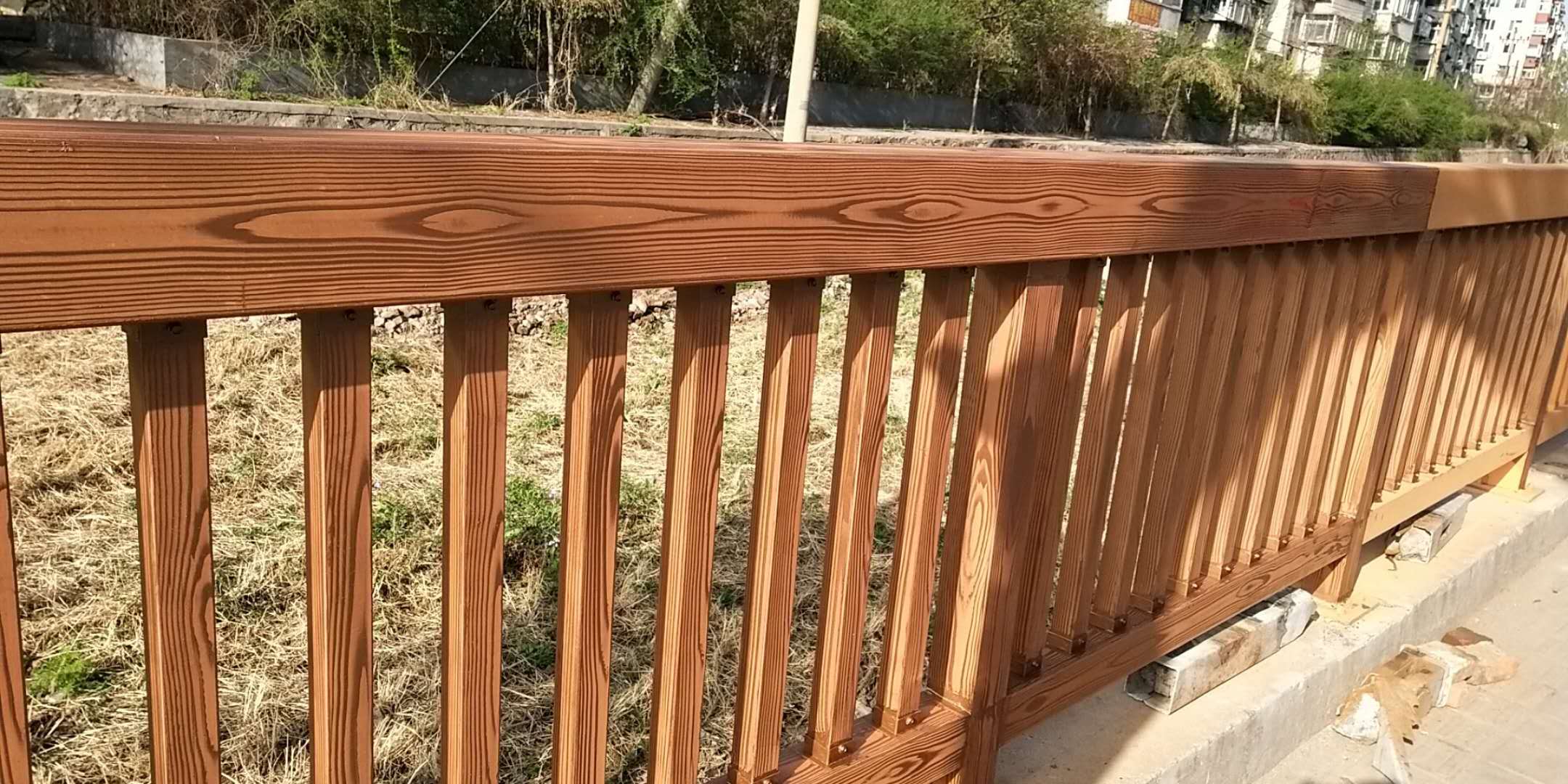 汕头河北承德双桥区护栏仿木纹漆施工项目